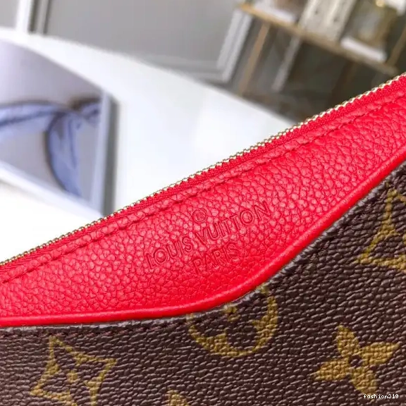 CHANELUTCH Vuitton Louis PALLAS 0424